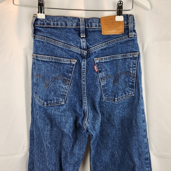 Levi's Wedgie Straight jeans size 25 in EUC - Picture 7 of 10